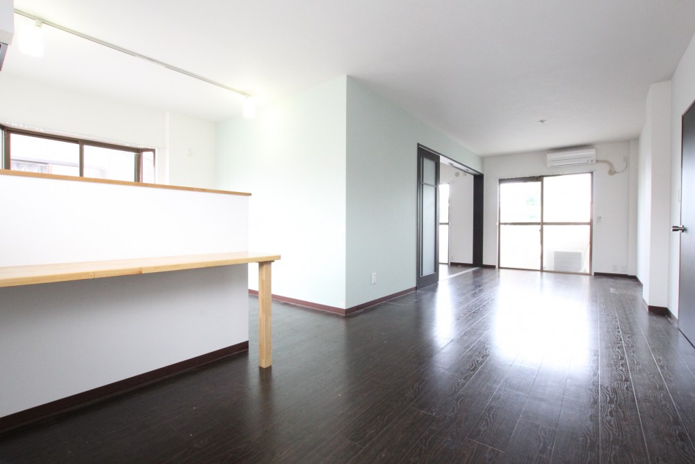 人気の対面式キッチンです。