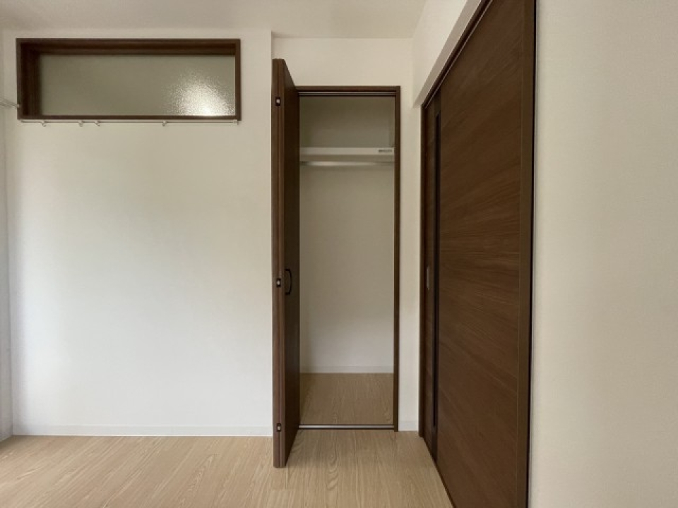 小さいですがクローゼットあります