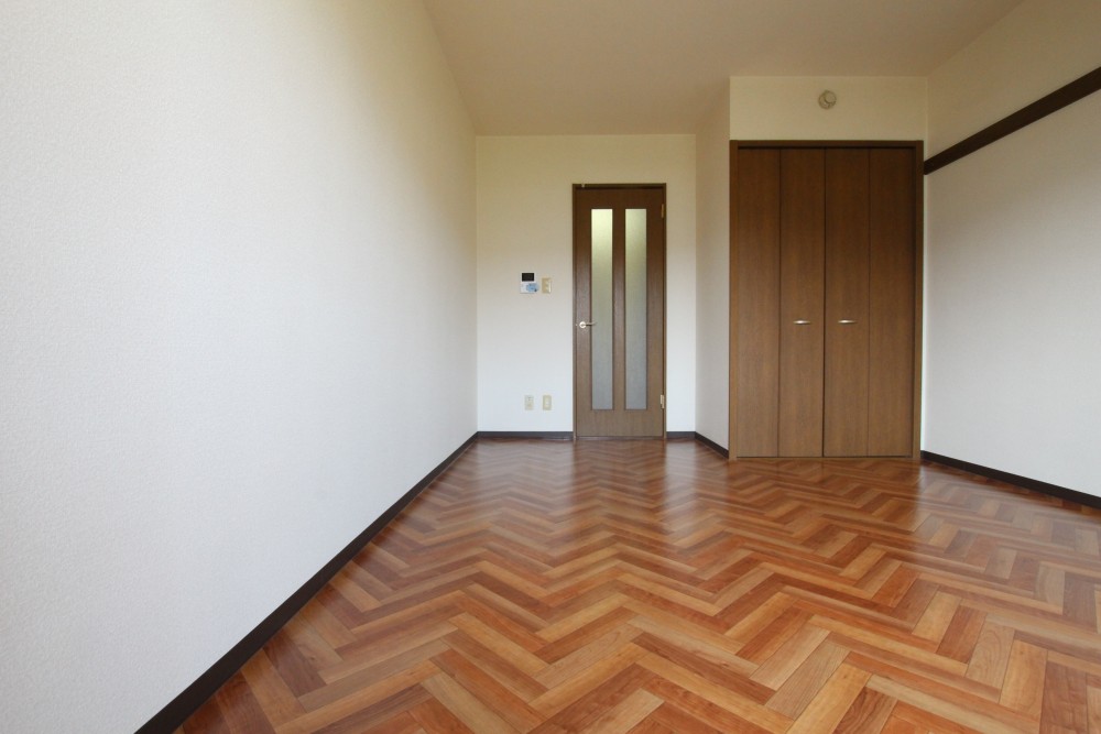 Ｈerringboooooone。