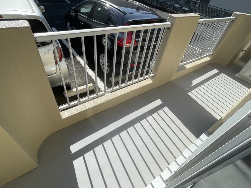 バルコニーは陽当たり良好で外干し派にもぴったり