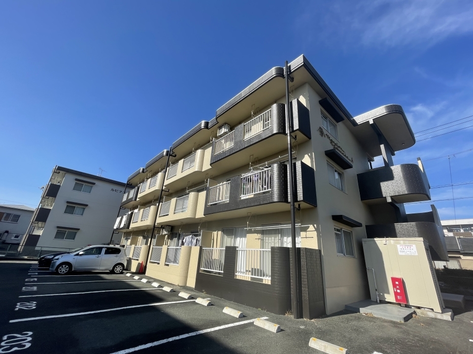 外観はレトロ。お部屋の中とのギャップが、リノベの奥深さ！