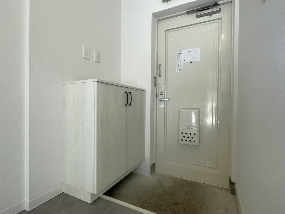 小さいですがシューズボックス付きは嬉しいです