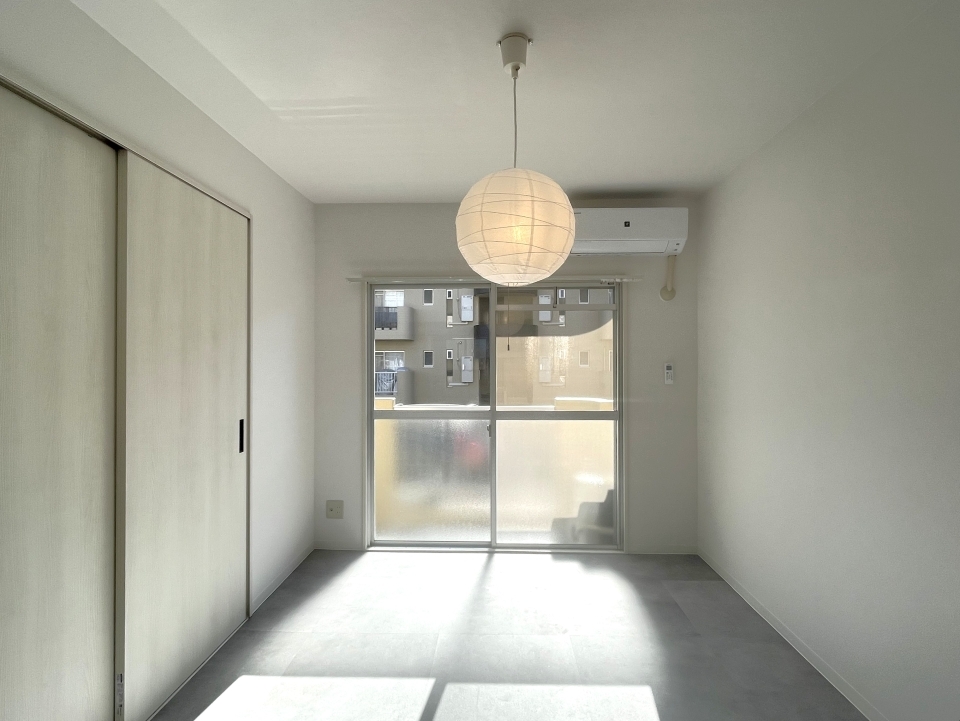 12帖のLDK。白い部屋ってインテリアで表情が変わるからワクワクします