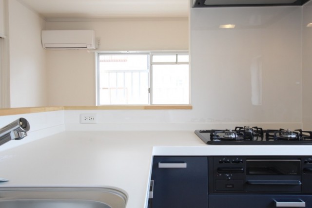 コンセントがあるので家電を置いてもOK。