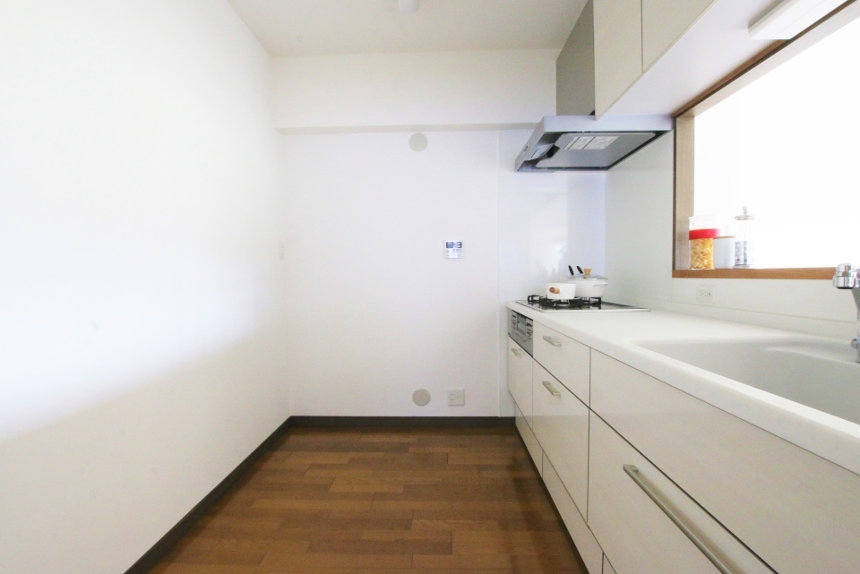 対面式キッチン。スペースに余裕あります。