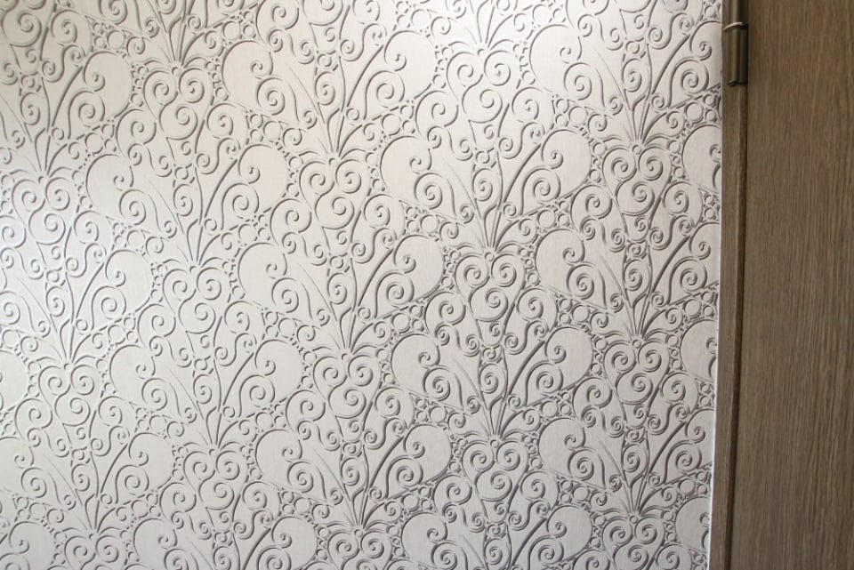 リビングダイニングの壁は、こだわりのアクセントウォールです。