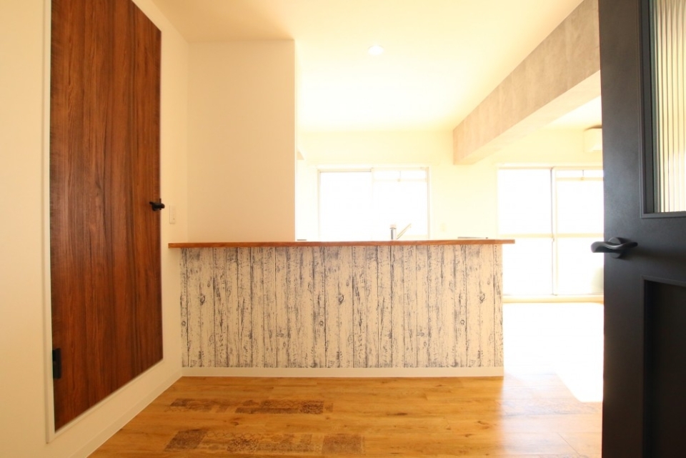建具のオシャレさがこのお部屋の魅力。