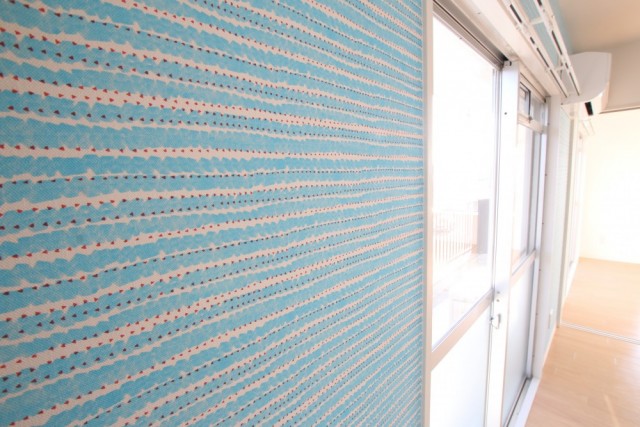 壁紙はよく見ると不思議な模様&hellip;