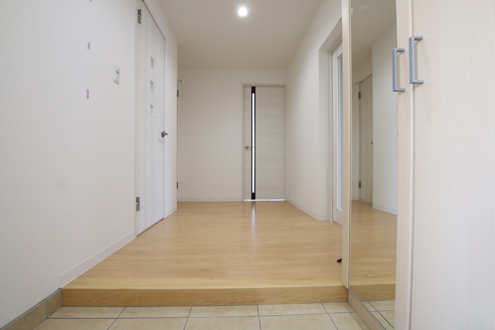 玄関からかわいらしい景色。スペース広々です