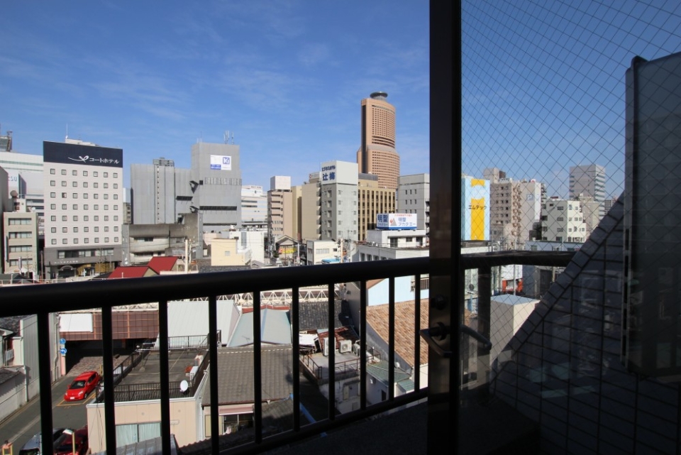 自宅のすぐ近くにはアイツ（アクトタワー）がいる。