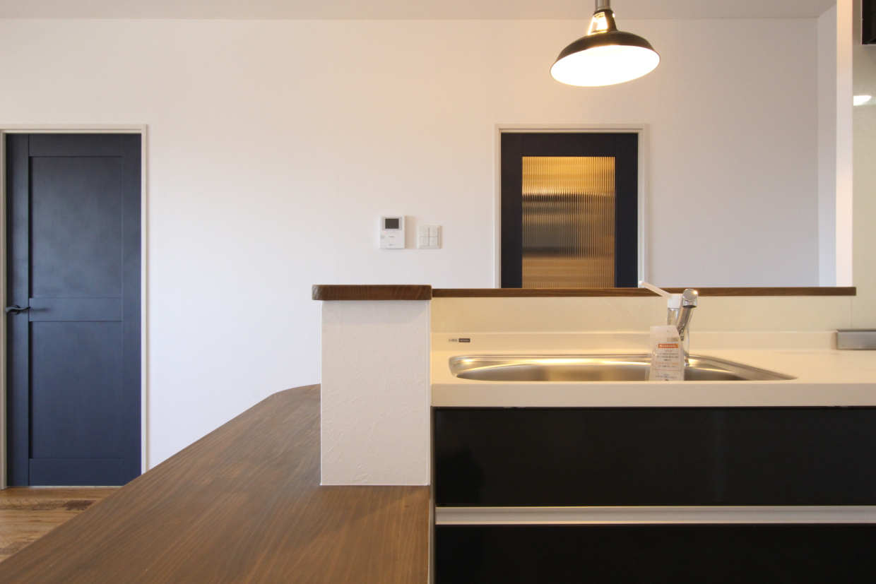 カウンターがキッチンをぐるっと囲っているのがとても便利