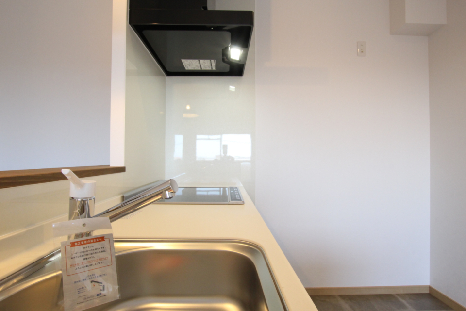 コンロは掃除のしやすいIH