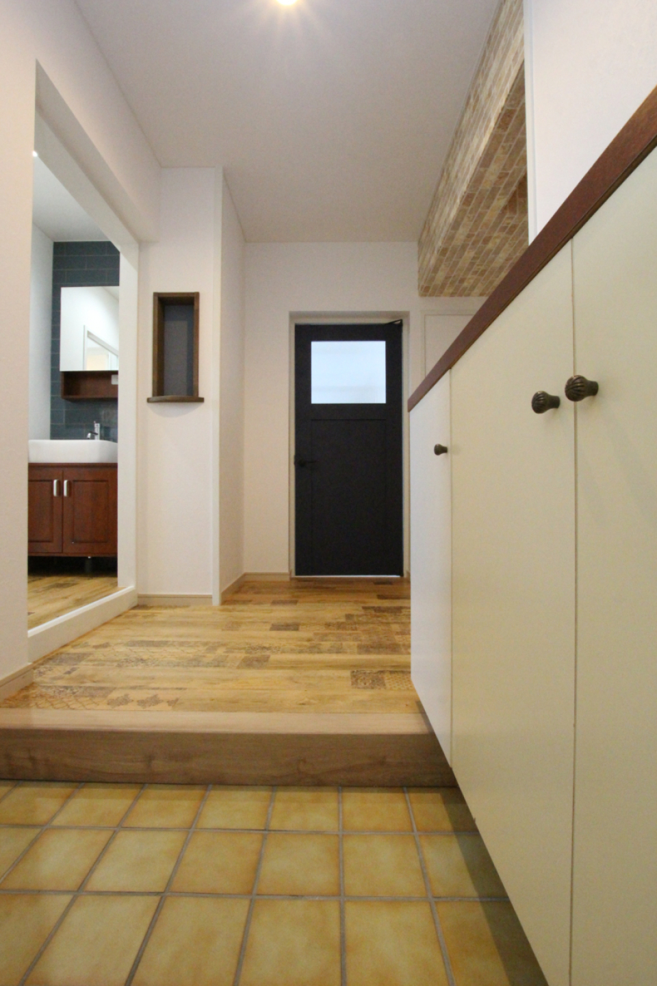 玄関入ってすぐかわいい