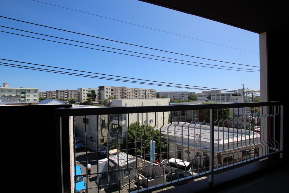 近くには佐鳴湖というロケーション