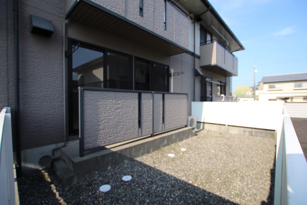 小さな子供の遊び場「専用庭」。