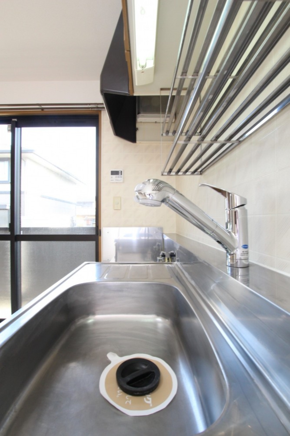 キッチンはガスコンロ設置するタイプ。