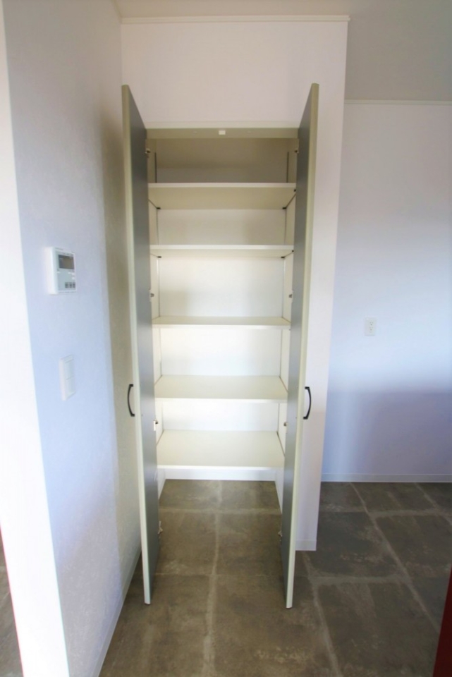 収納もすぐ横にあるので消耗品は大量購入！