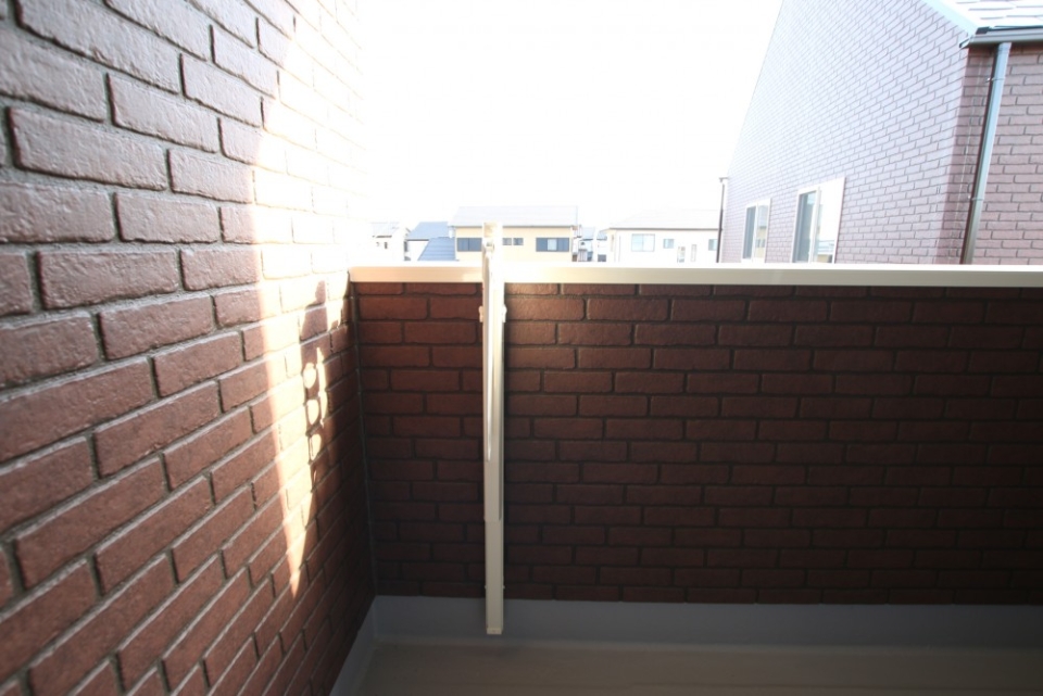 ２階に物干し付きのバルコニーがあって洗濯導線Good