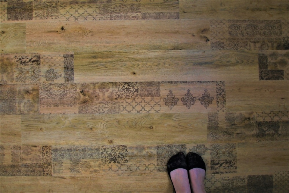 この床にびびっときました！バロック風でおしゃれ～