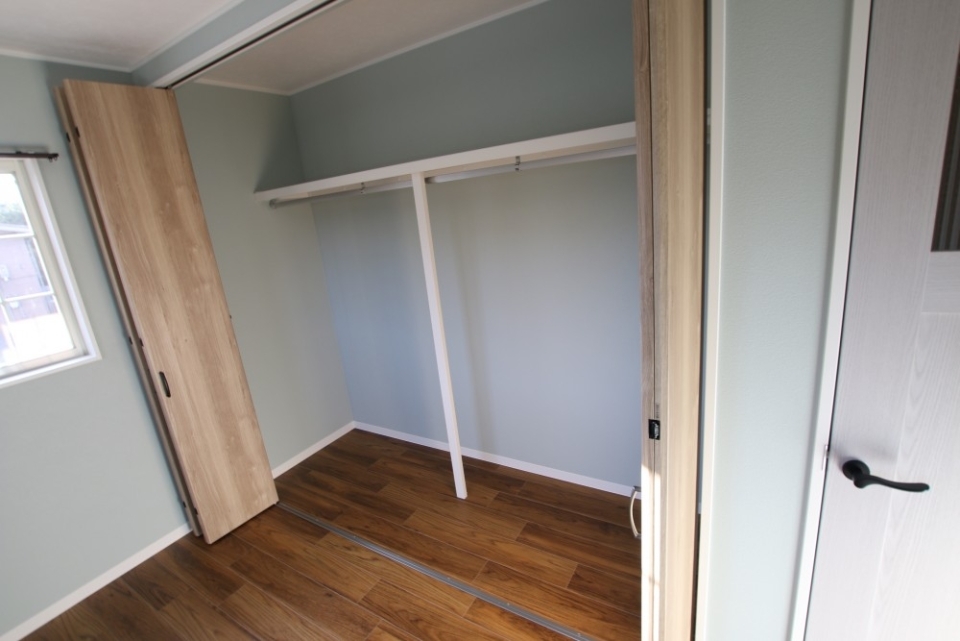 クローゼットは２畳分くらいあってかるめのウォークイン