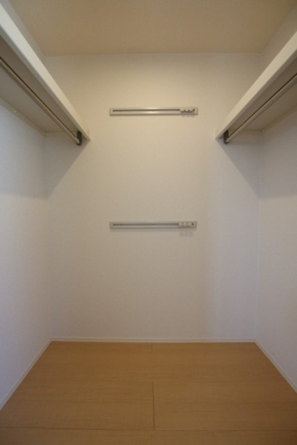 WICクローゼット内部。とっても広々！