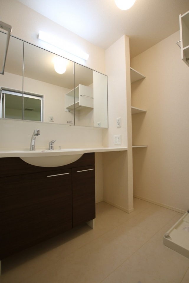 広々とした洗面