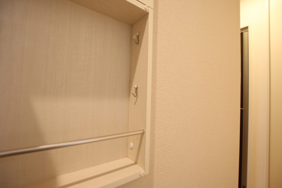 廊下にある小物を収納できるスペース