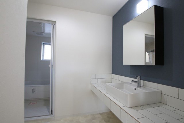 洗練されたデザインの洗面台