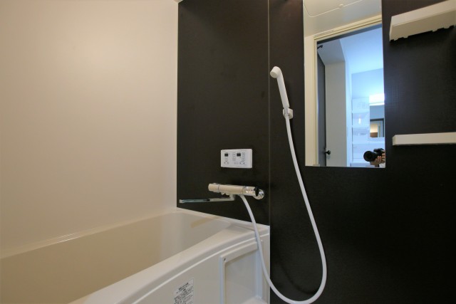 浴室もブラックでかっこいいです。