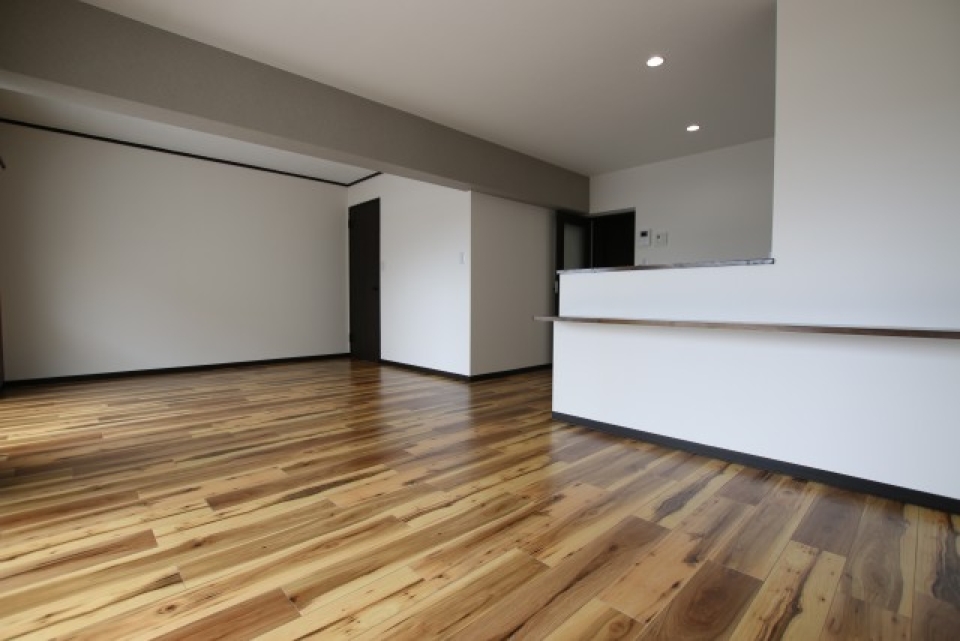 床もシックでかっこいいです。