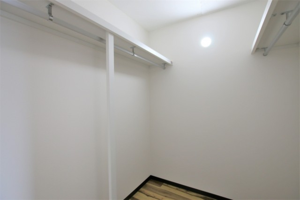 ウォークインクローゼット。収納には困りません