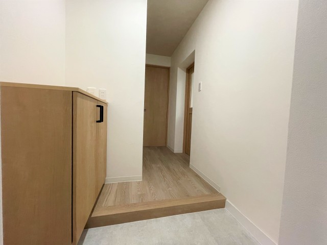 シューズボックス付きの玄関。