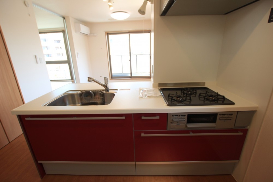 2230&times;940広いキッチンです