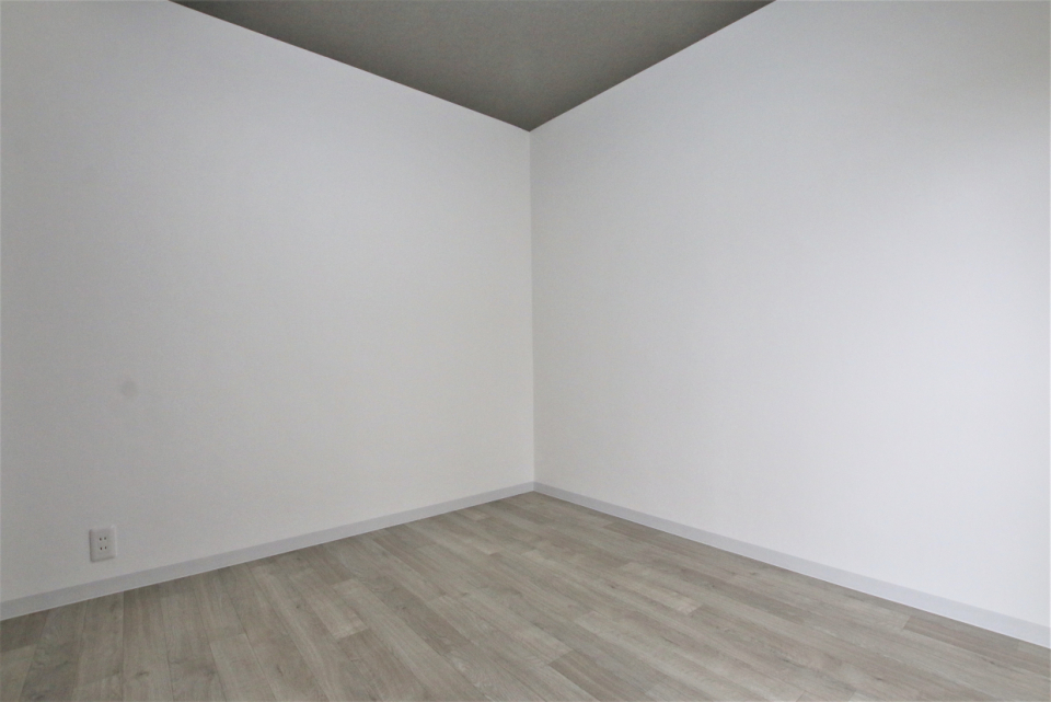 収納なしのシンプルなお部屋
