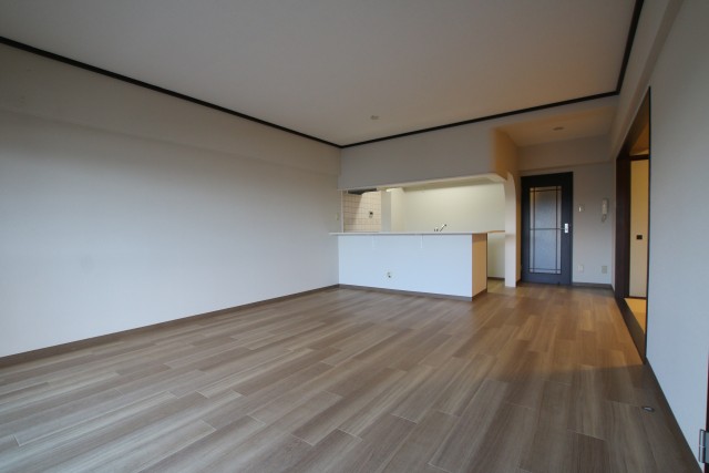 LDKは広々と17帖。