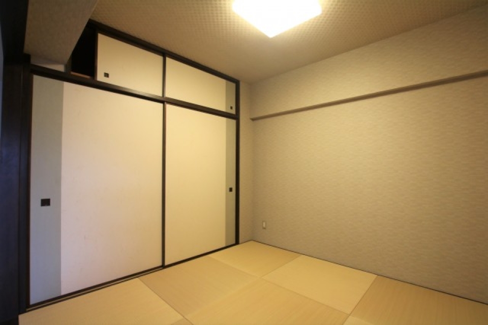 4.5帖の和室。押し入れあり。