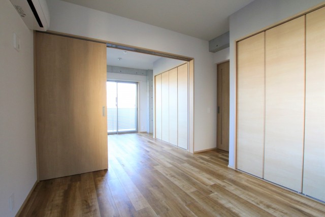 西の洋室は2部屋にもなるし、1部屋としても活用できる。