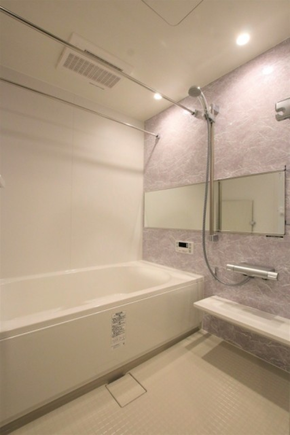 高級感のある浴室。