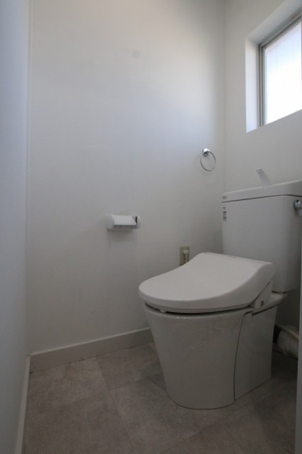 温水洗浄便座付トイレ