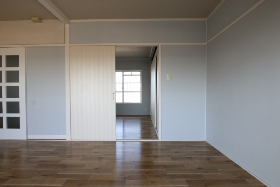 LDKと6帖の洋室はつながっています