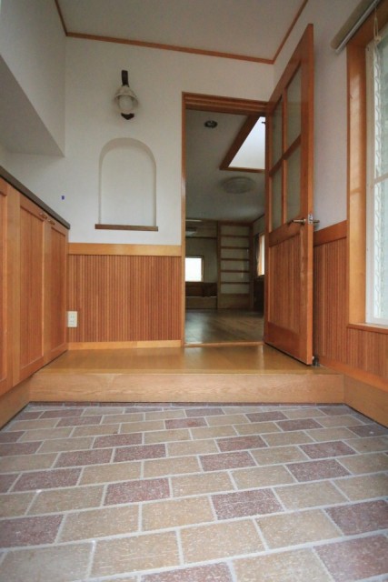 ウッディーな建具でオシャレな雰囲気