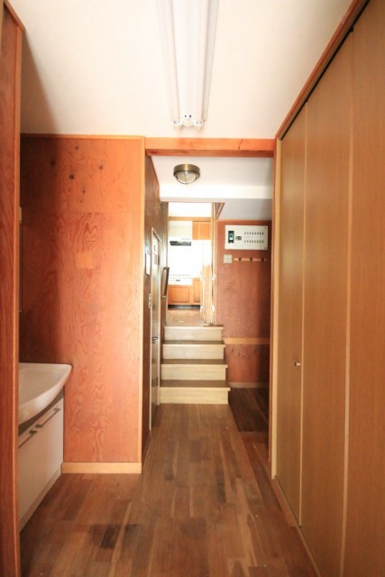 アトリエから居室への階段