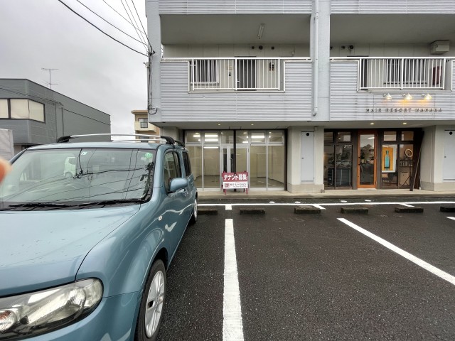 お車2台駐車可能です。