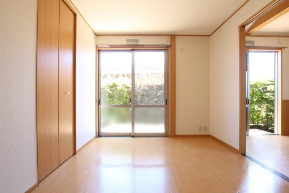 室内はナチュラルなデザイン。