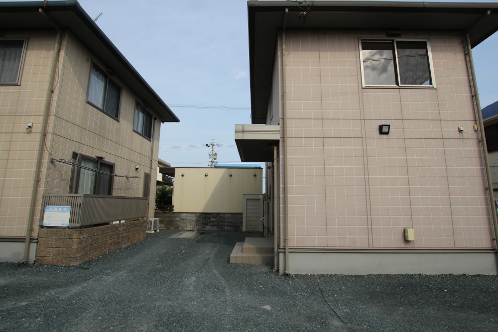 外観は、戸建てが並列に並んでいます。