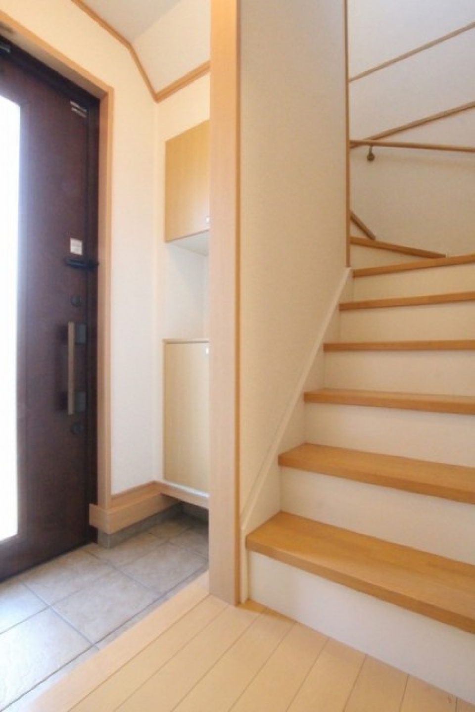 玄関にはシューズボックスが備え付け