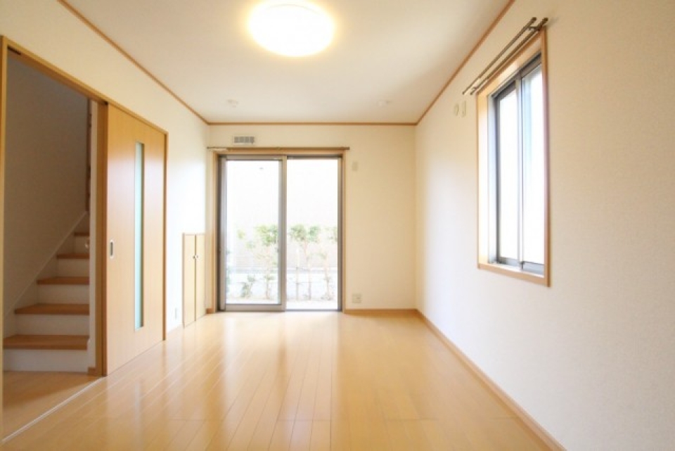 リビングは2面採光だから明るい。