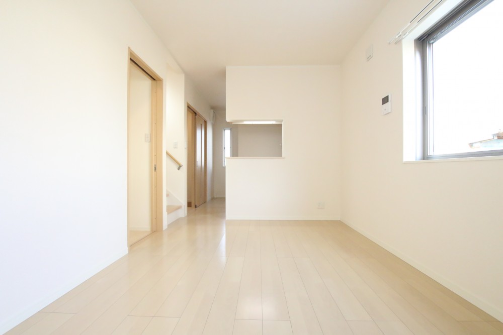 10.5帖のLDK。対面型だけど、リビングから料理長の顔だけをフォーカス