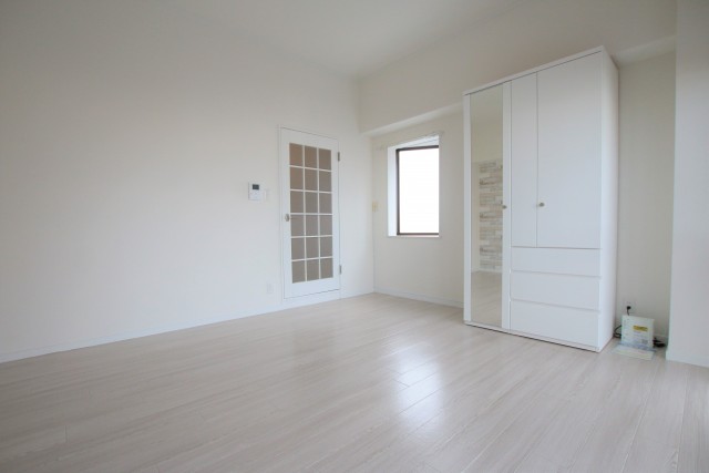 洋室への陽当たり良好です。