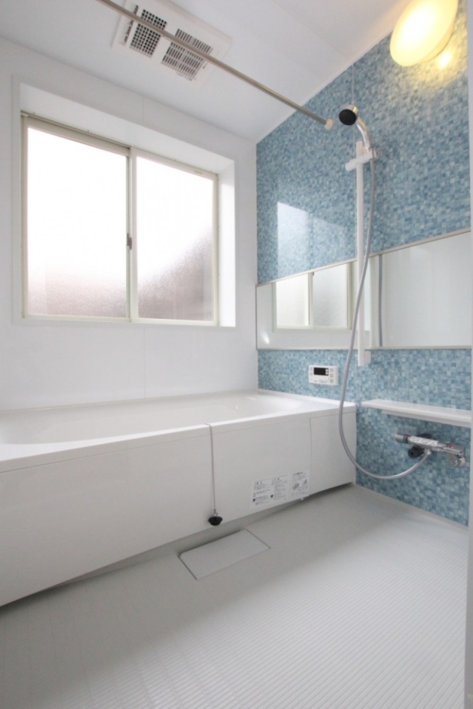 そんなお風呂は追い焚き付きの1坪タイプ。